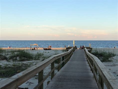 Can You Swim at Tybee Island? Exploring the Waves of Possibility and Beyond