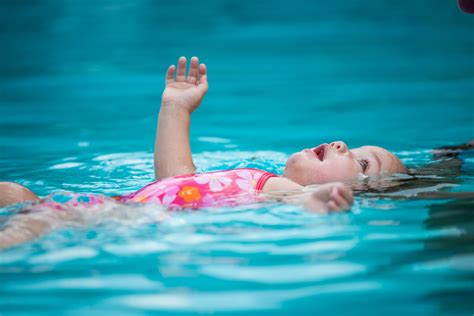 When to Start Baby Swim Lessons: A Dive into Early Water Adventures